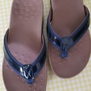 Vionic size 6 1/2 women's sandals